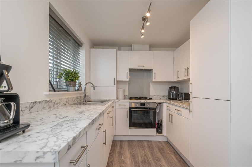 Images for WEATHERHILL VIEW, LINDLEY, HD3