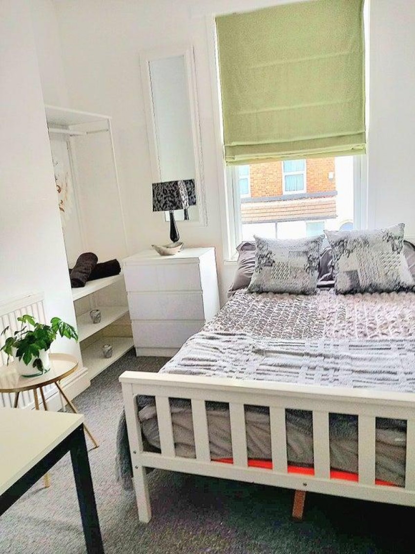 Images for Room 5 122 Lawrence Road, Liverpool