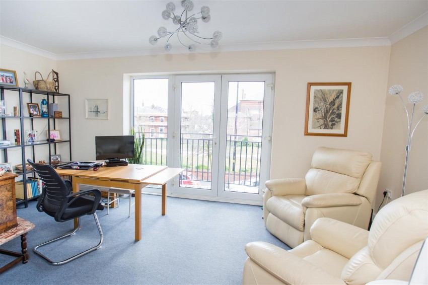 Images for Knightsbridge Court, Palmyra Square North, Warrington