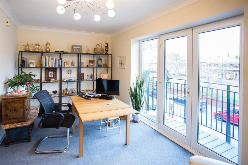 Images for Knightsbridge Court, Palmyra Square North, Warrington