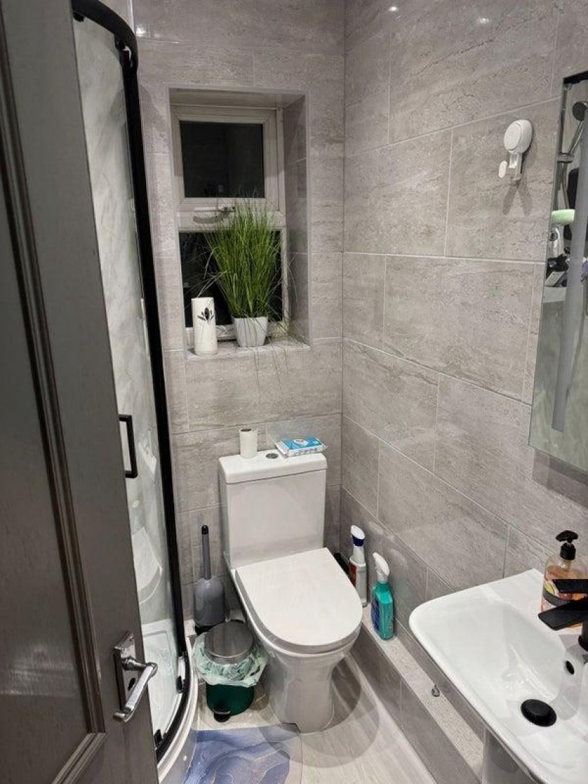 Images for Room 2, 427 Smithdown Road