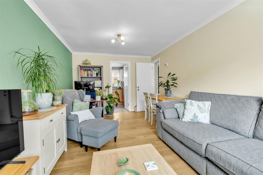 Images for Abbotsbury Court, Horsham