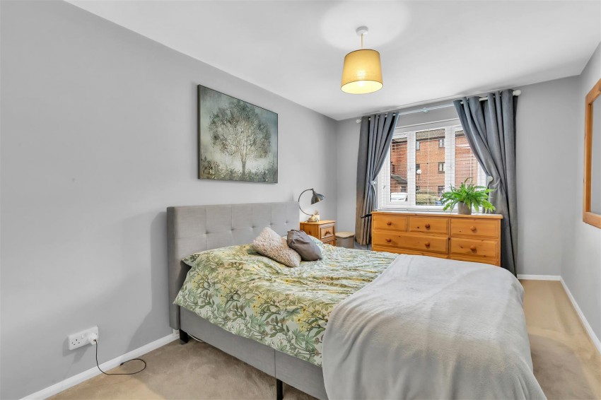 Images for Abbotsbury Court, Horsham