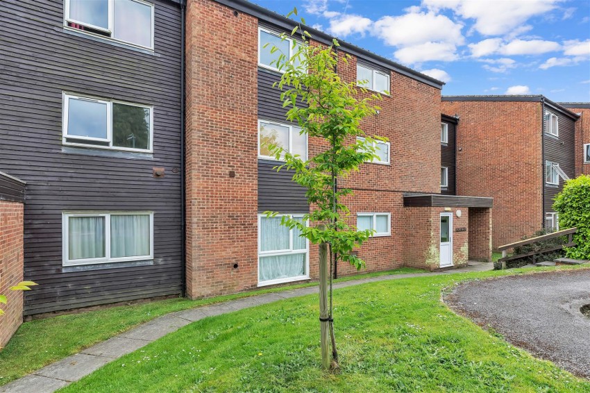 Images for Gilligan Close, Horsham