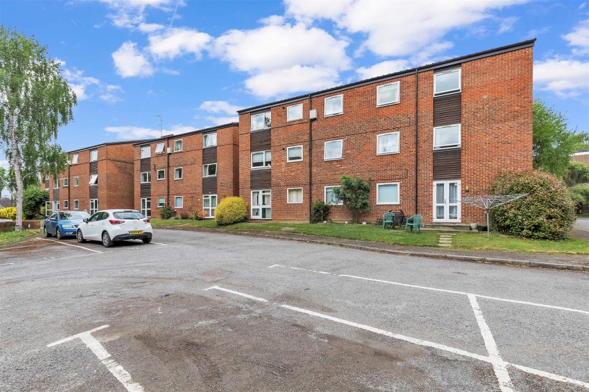Images for Gilligan Close, Horsham