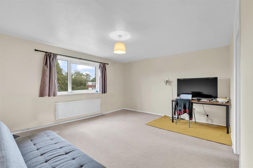 Images for Gilligan Close, Horsham