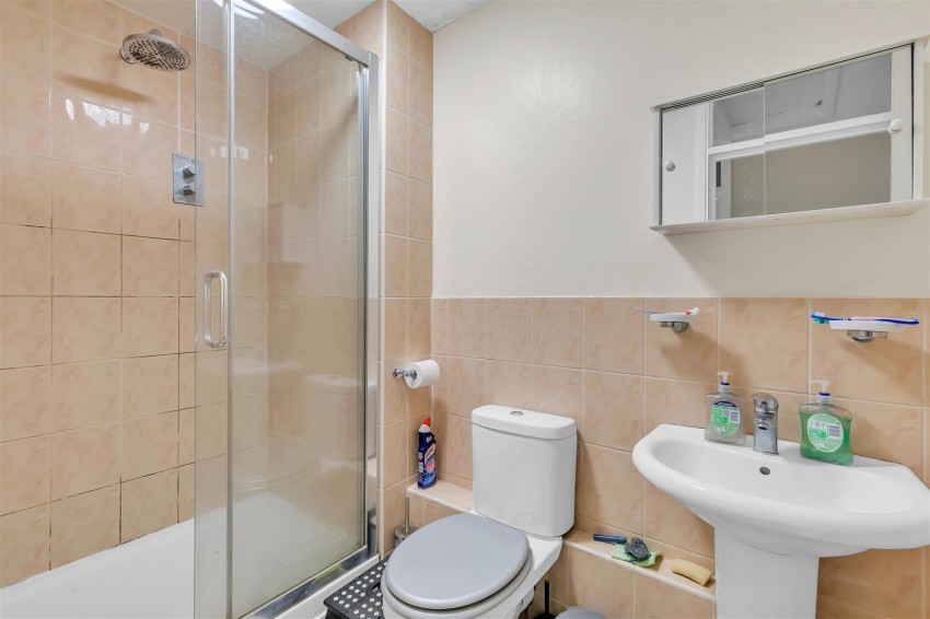 Images for Gilligan Close, Horsham