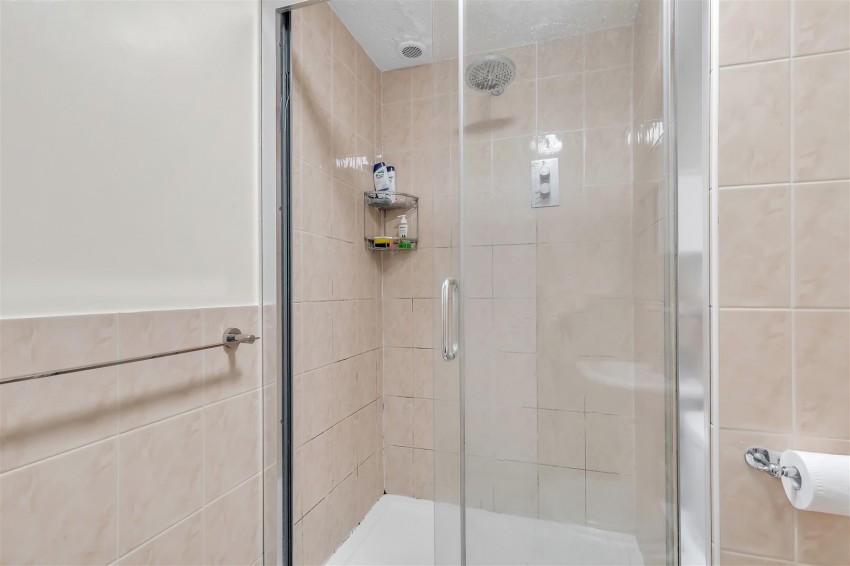 Images for Gilligan Close, Horsham