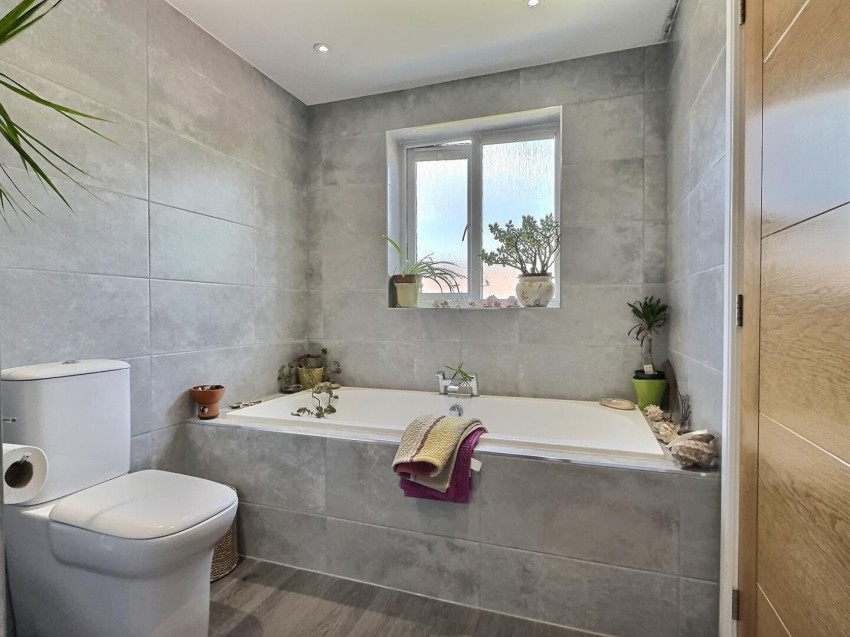 Images for Oakleigh Court, Stone