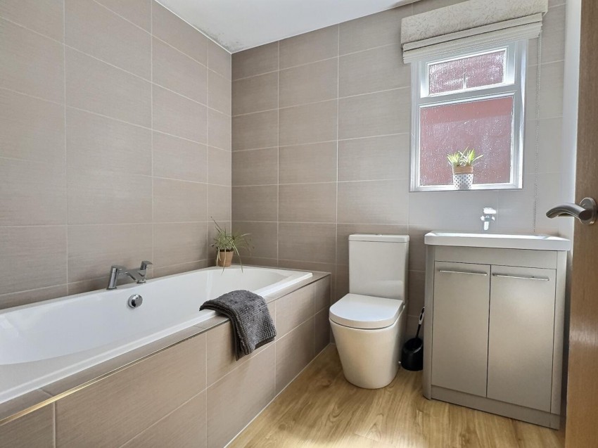 Images for Oakleigh Court, Stone