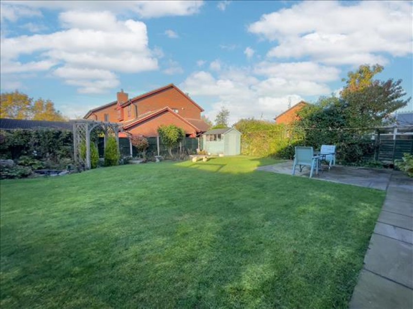 Images for Felcourt Drive