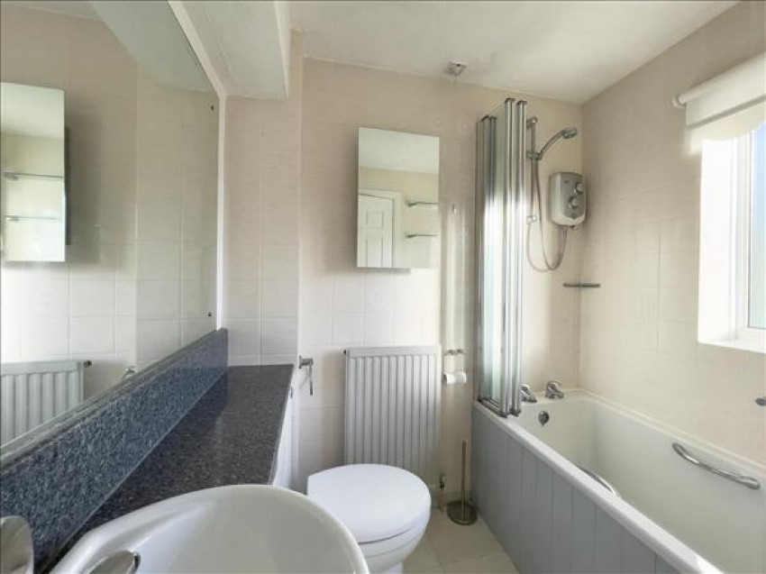 Images for Felcourt Drive