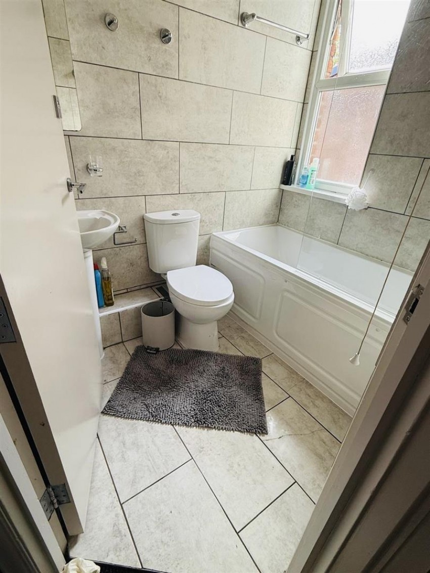 Images for Room 2, Ince Avenue, Anfield