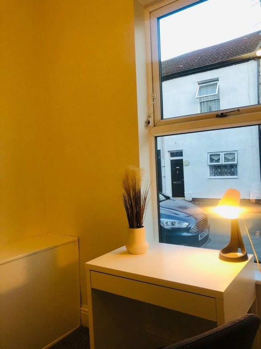 Images for Room 1 . 54 Mersey Road, Widnes