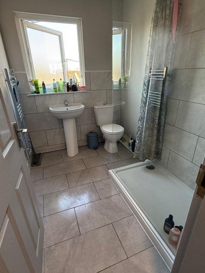 Images for Room 1 . 54 Mersey Road, Widnes