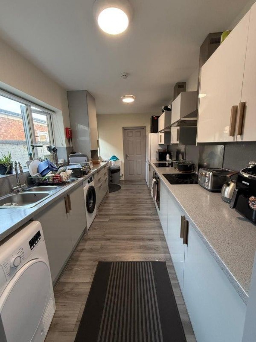 Images for Room 1 . 54 Mersey Road, Widnes