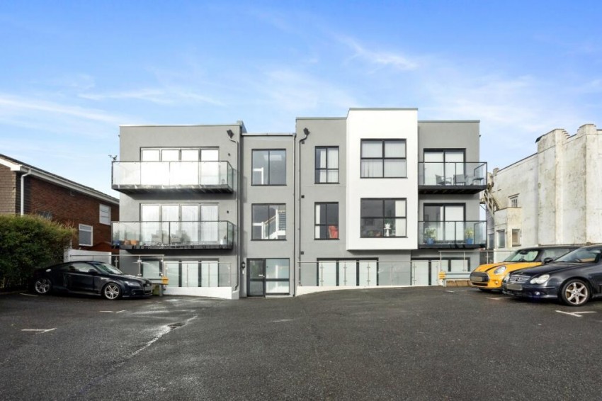Images for 16 South Coast Road, Peacehaven