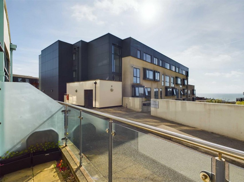 Images for Flat 9 Grand Ocean,Longridge Avenue,Saltdean