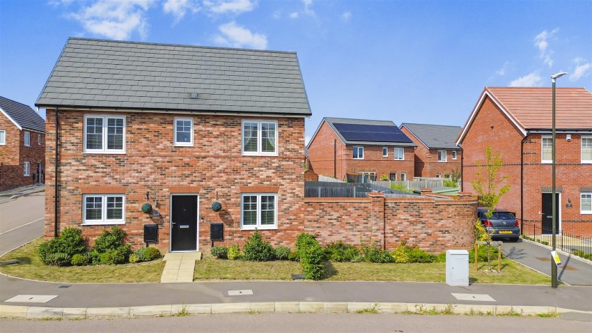 Images for Coral Lane, Newhall