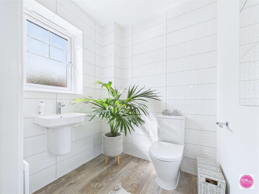 Images for Coral Lane, Newhall
