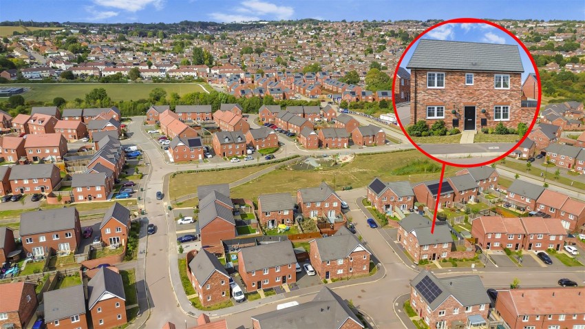 Images for Coral Lane, Newhall