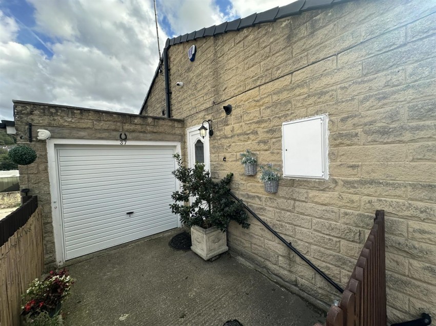 Images for Back Cromer Grove, Keighley