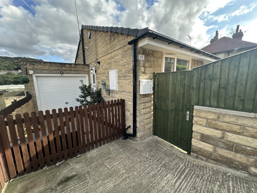 Images for Back Cromer Grove, Keighley