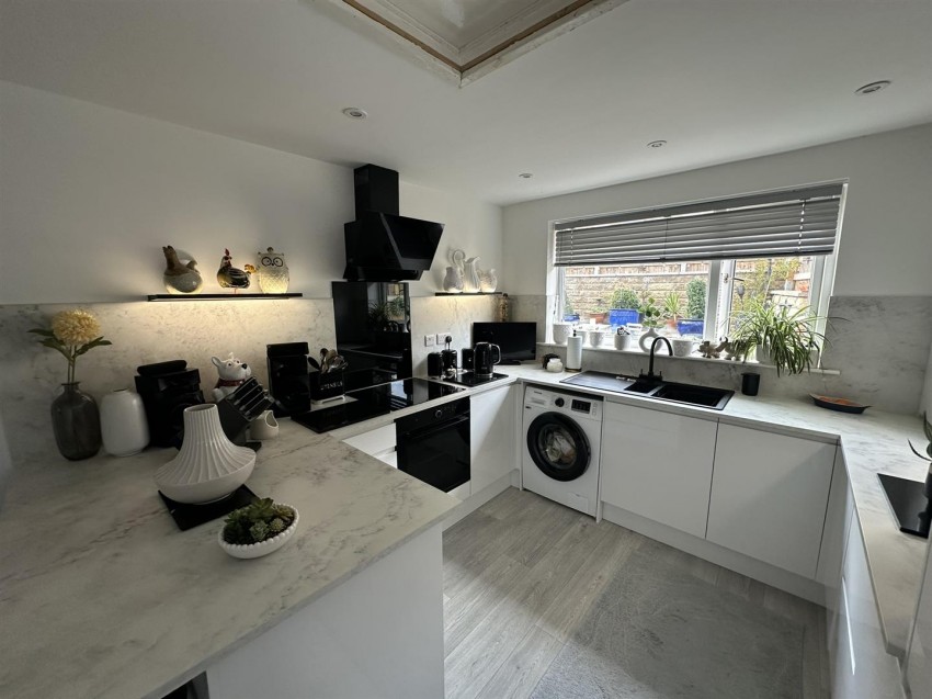 Images for Back Cromer Grove, Keighley