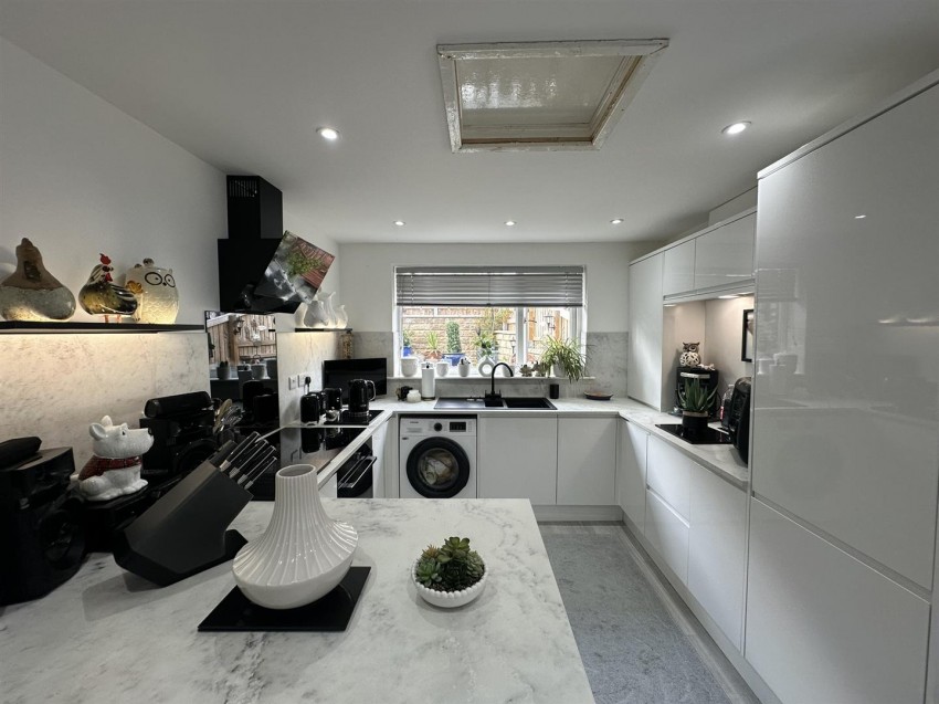 Images for Back Cromer Grove, Keighley