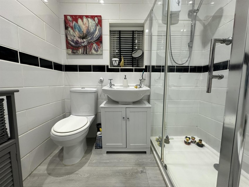 Images for Back Cromer Grove, Keighley