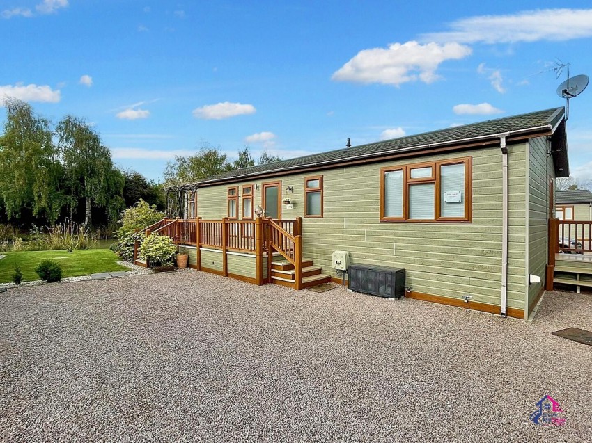 Images for Wagtail Country Park, Cliff Lane, Marston