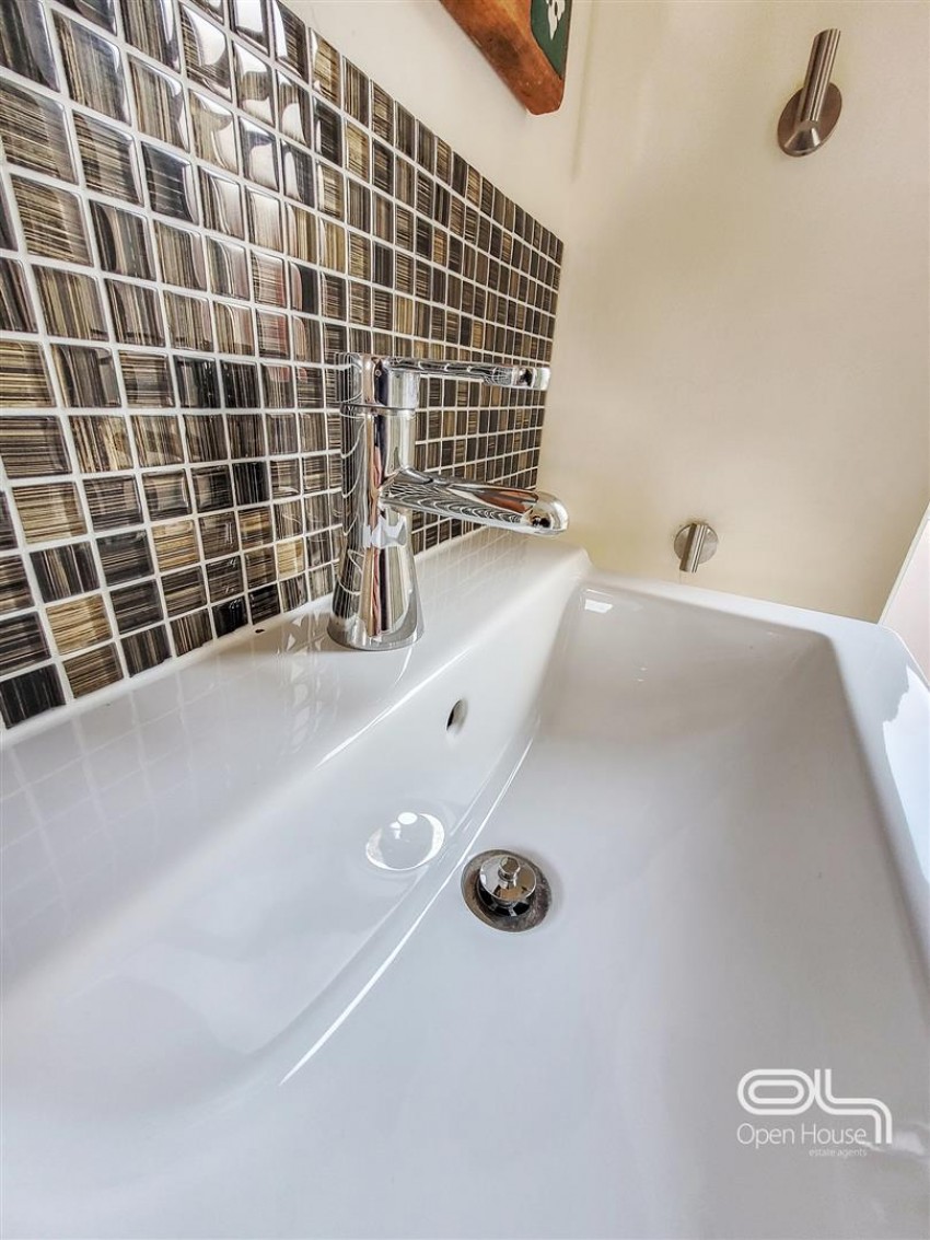 Images for Heathlands Grange, Burton-On-Trent