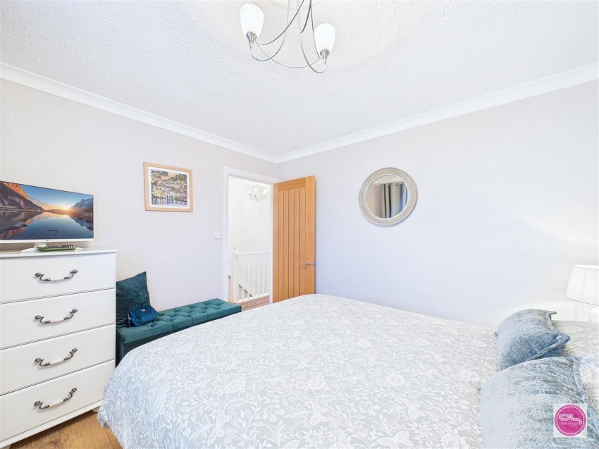 Images for 3, Orchid Close, Stapenhill, Burton Upon Trent, St