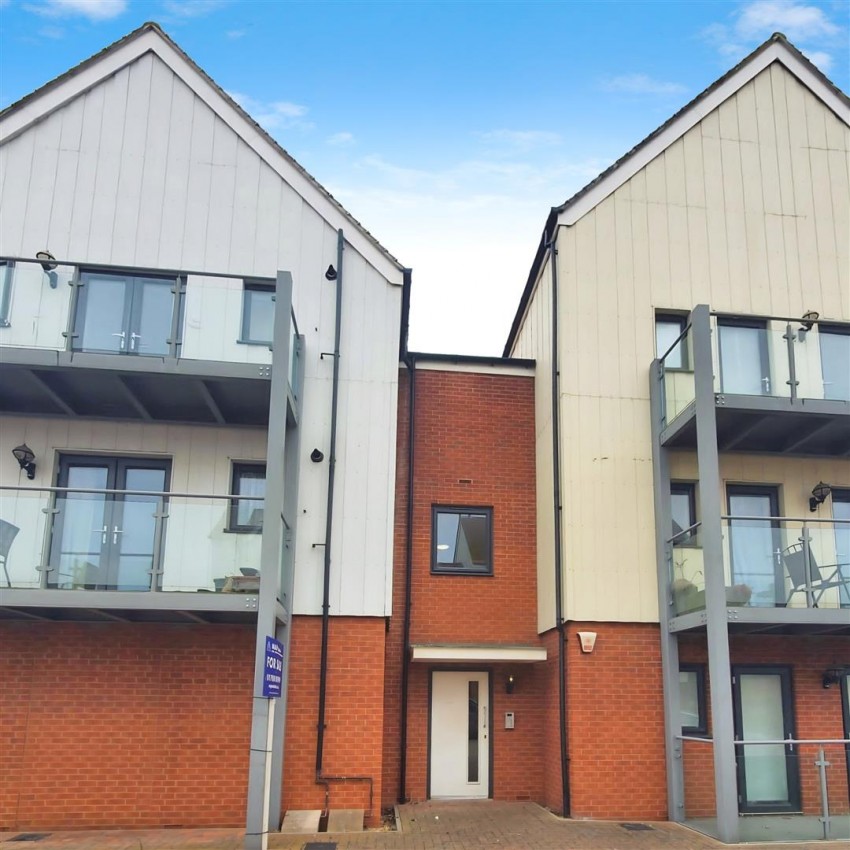 Images for Falcon Avenue, South Ockendon