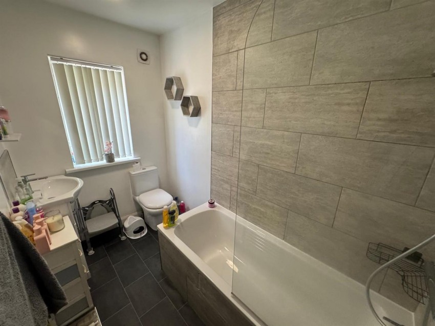 Images for Exley Crescent, Keighley