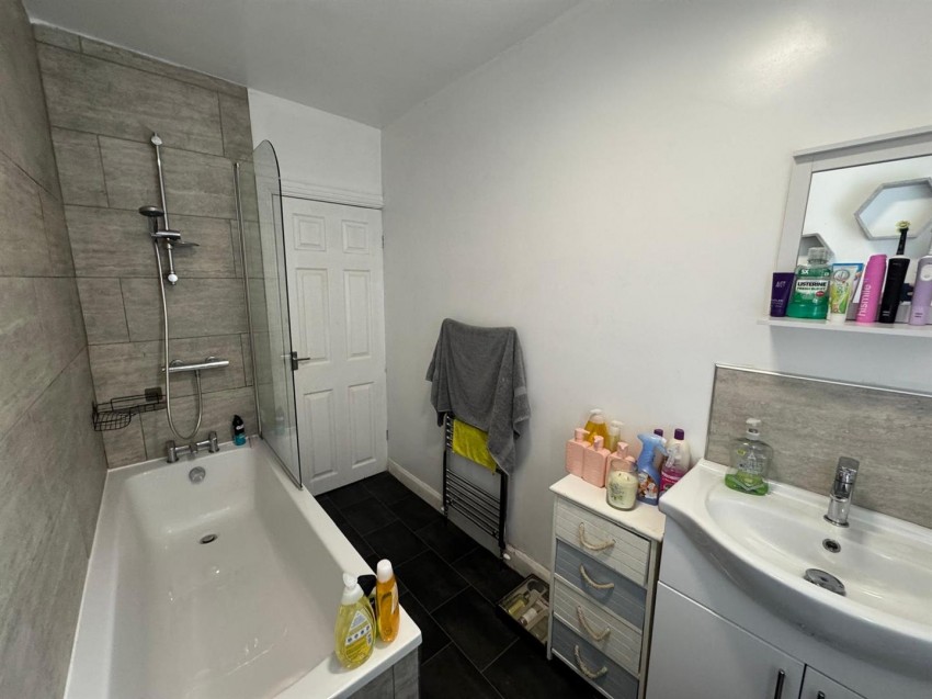 Images for Exley Crescent, Keighley