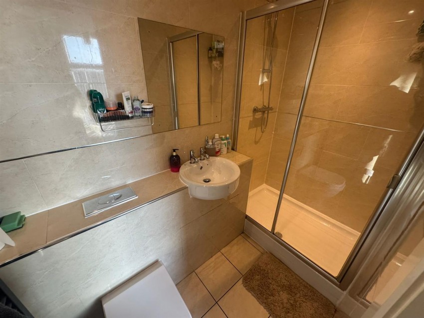 Images for Gatehaus, Leeds Road, Bradford