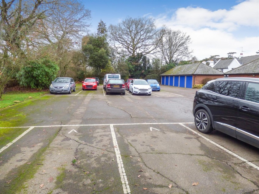 Images for Rayleigh Road, Brentwood, Hutton