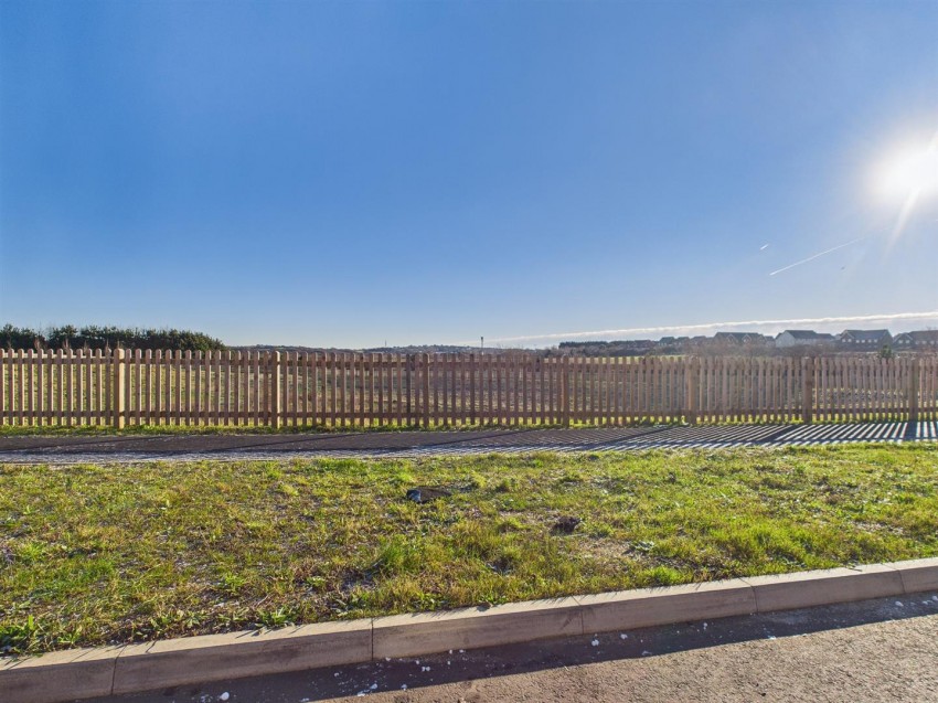 Images for Nuthatch Lane, Peacehaven