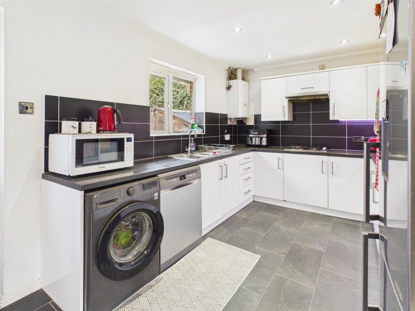 Images for Maple Leaf Close, Newhaven