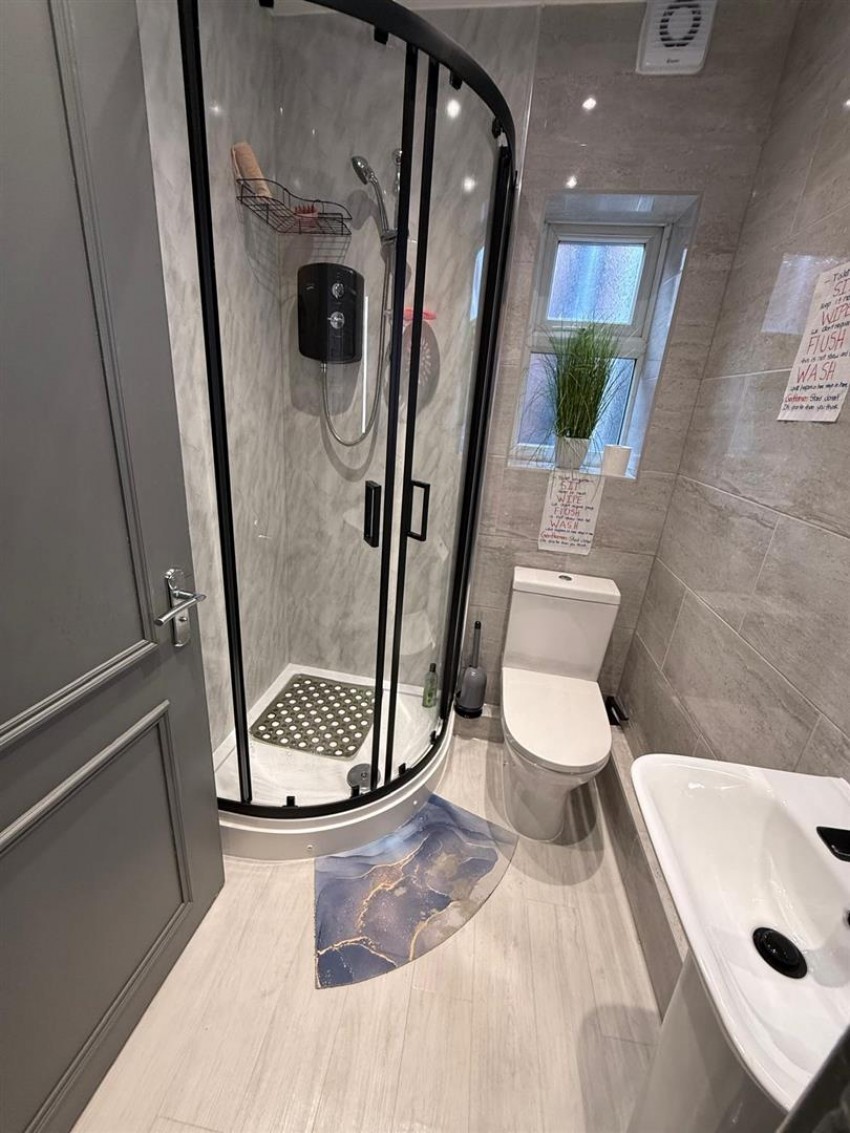 Images for Room 5, 427 Smithdown Road, Wavertree