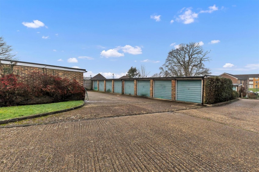 Images for Cotswold Court,,Horsham