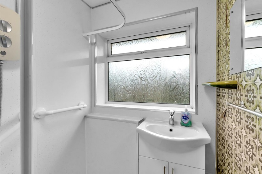 Images for Dairyfields, Crawley