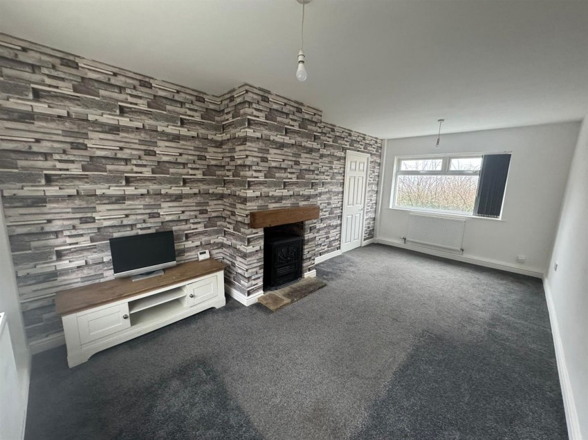 Images for Wardle Crescent, Keighley
