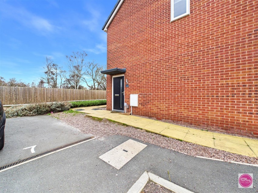 Images for Magpie Close, Burton-On-Trent