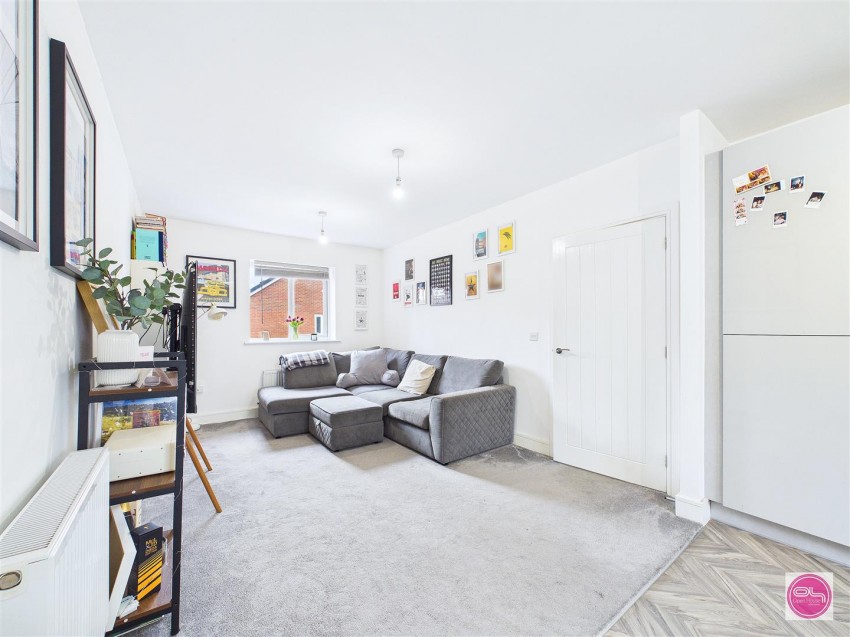 Images for Magpie Close, Burton-On-Trent