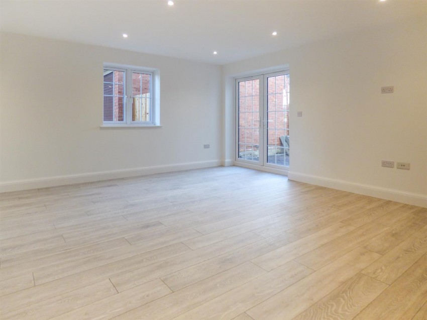 Images for 171 Hullbridge Road, South Woodham Ferrers, Chelmsford