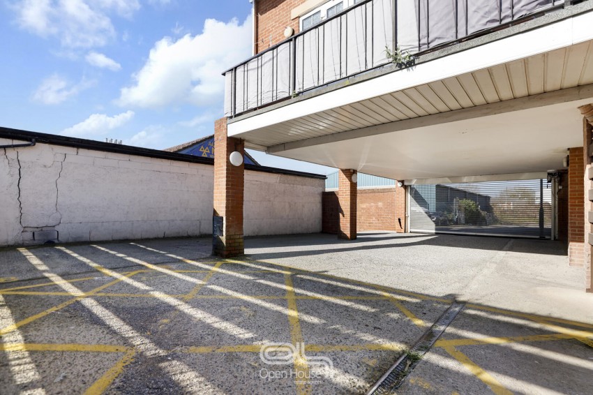 Images for Flat 6, Claremont Court, Victoria Street, High Wycombe, Buckinghamshire, HP11 2LT