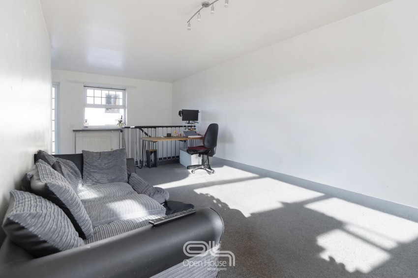 Images for Flat 6, Claremont Court, Victoria Street, High Wycombe, Buckinghamshire, HP11 2LT