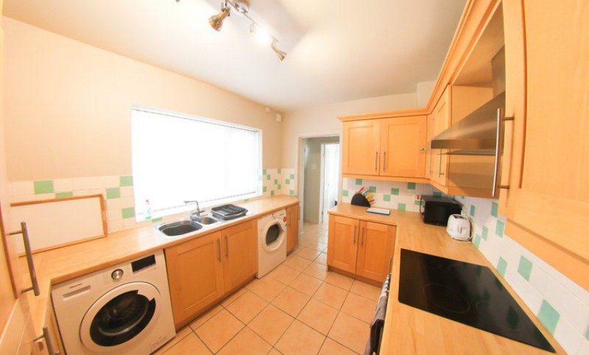 Images for Room 4, Park Road, Widness